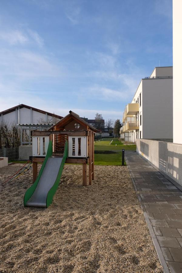 Design Apartment Nr 1 Mit Terrasse Und Parkplatz Straubing Exterior photo